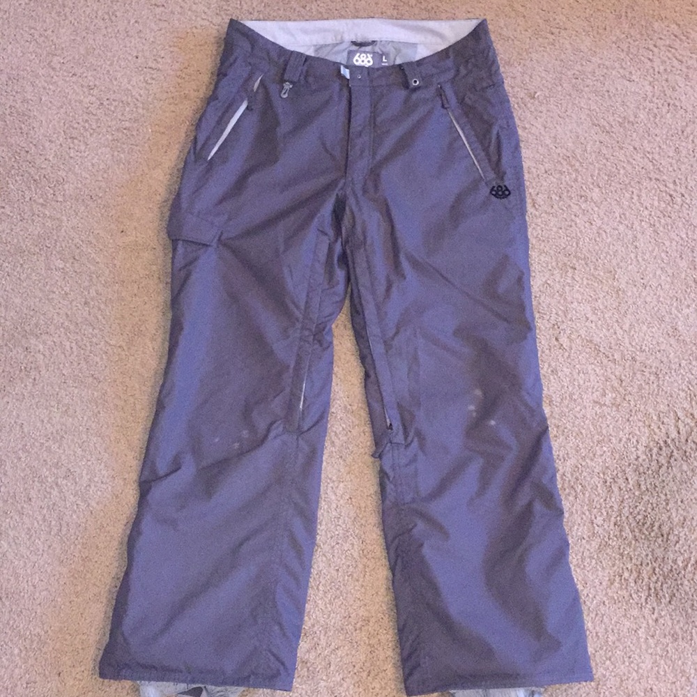 686 Mannual Snowboarding Pants in gray. Size Large